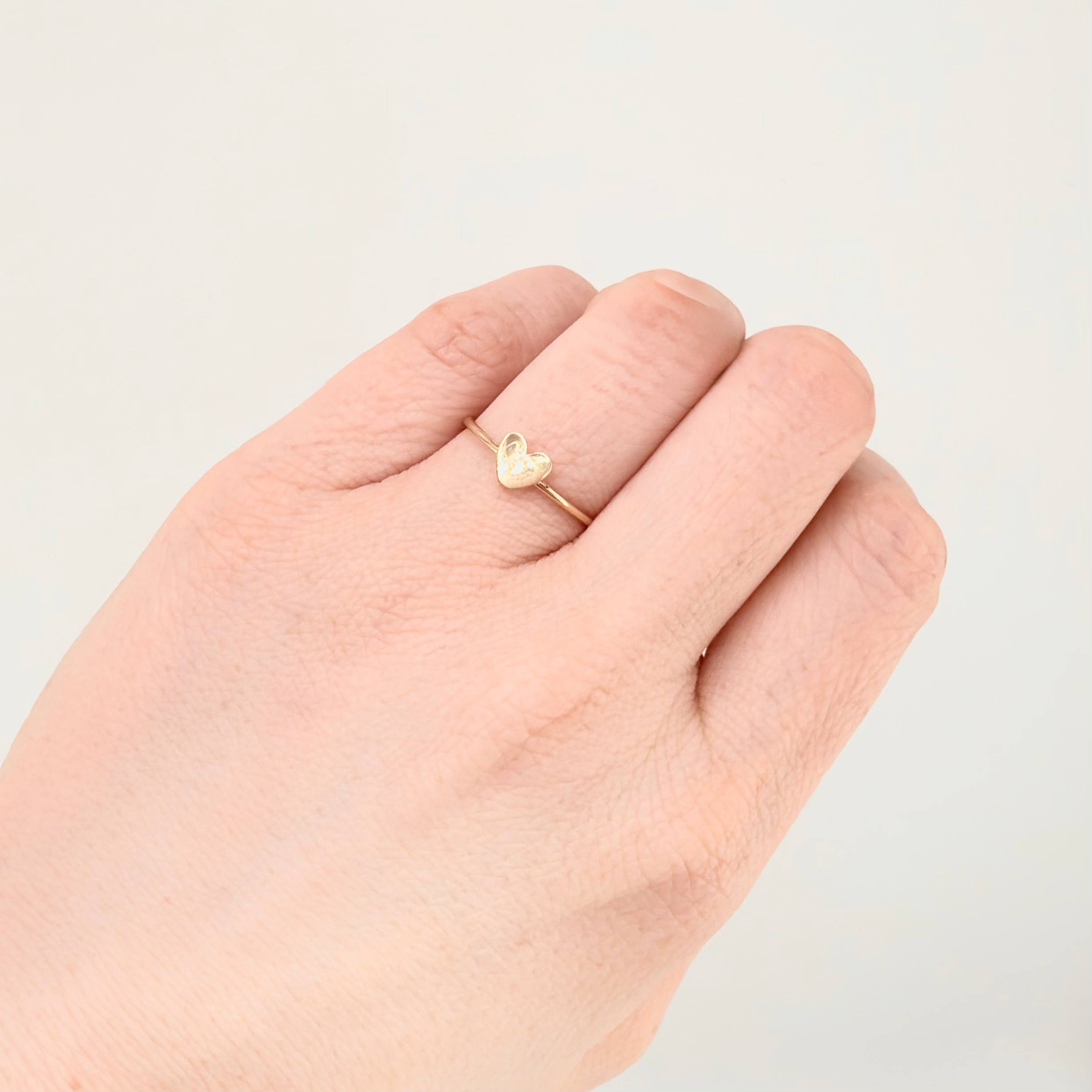 Anillo Corazon Liso 1gr / T7 / Oro Amarillo 18K ©