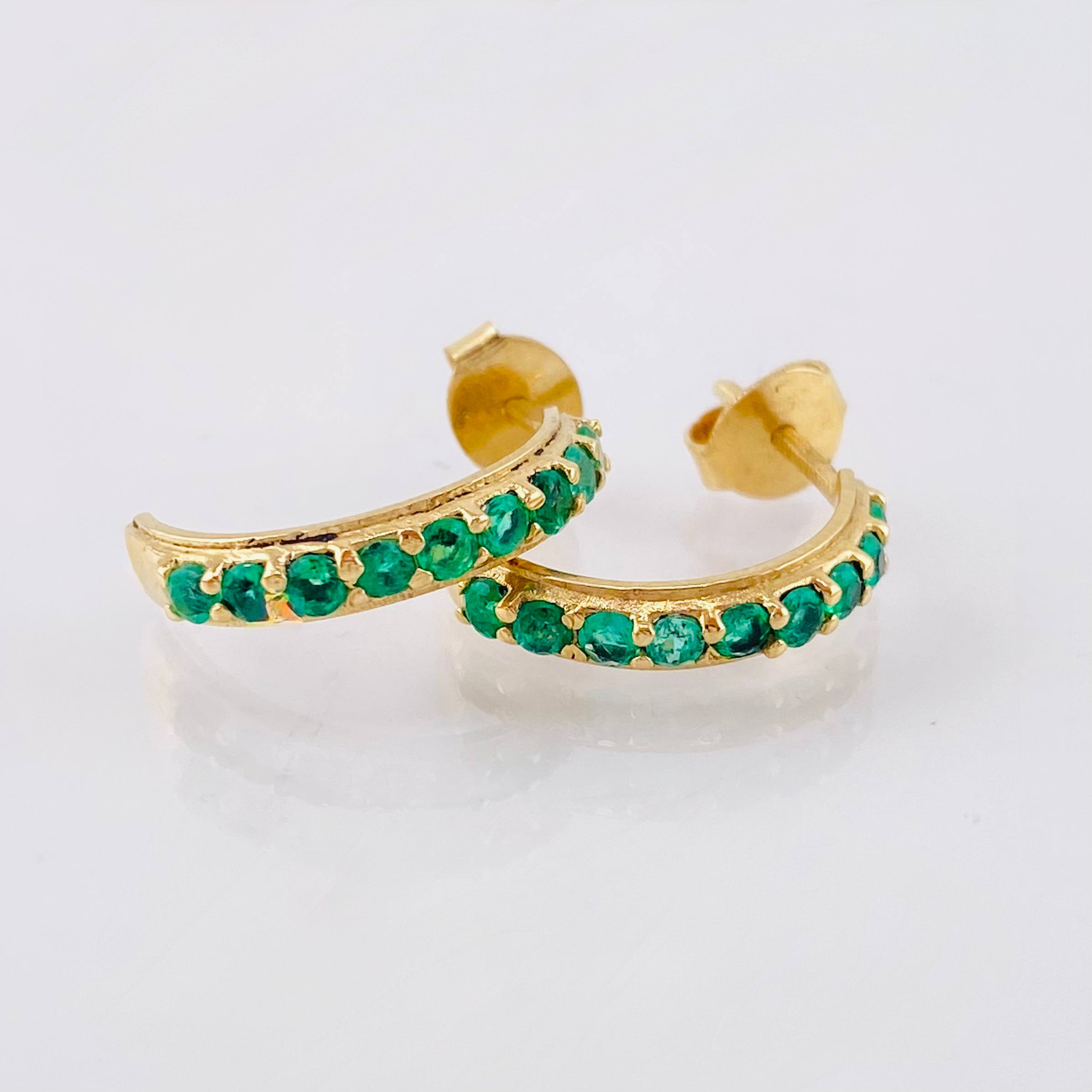 Topos Media Luna Esmeraldas 70pts 2.35gr / 3/4 in / Oro Amarillo 18K *