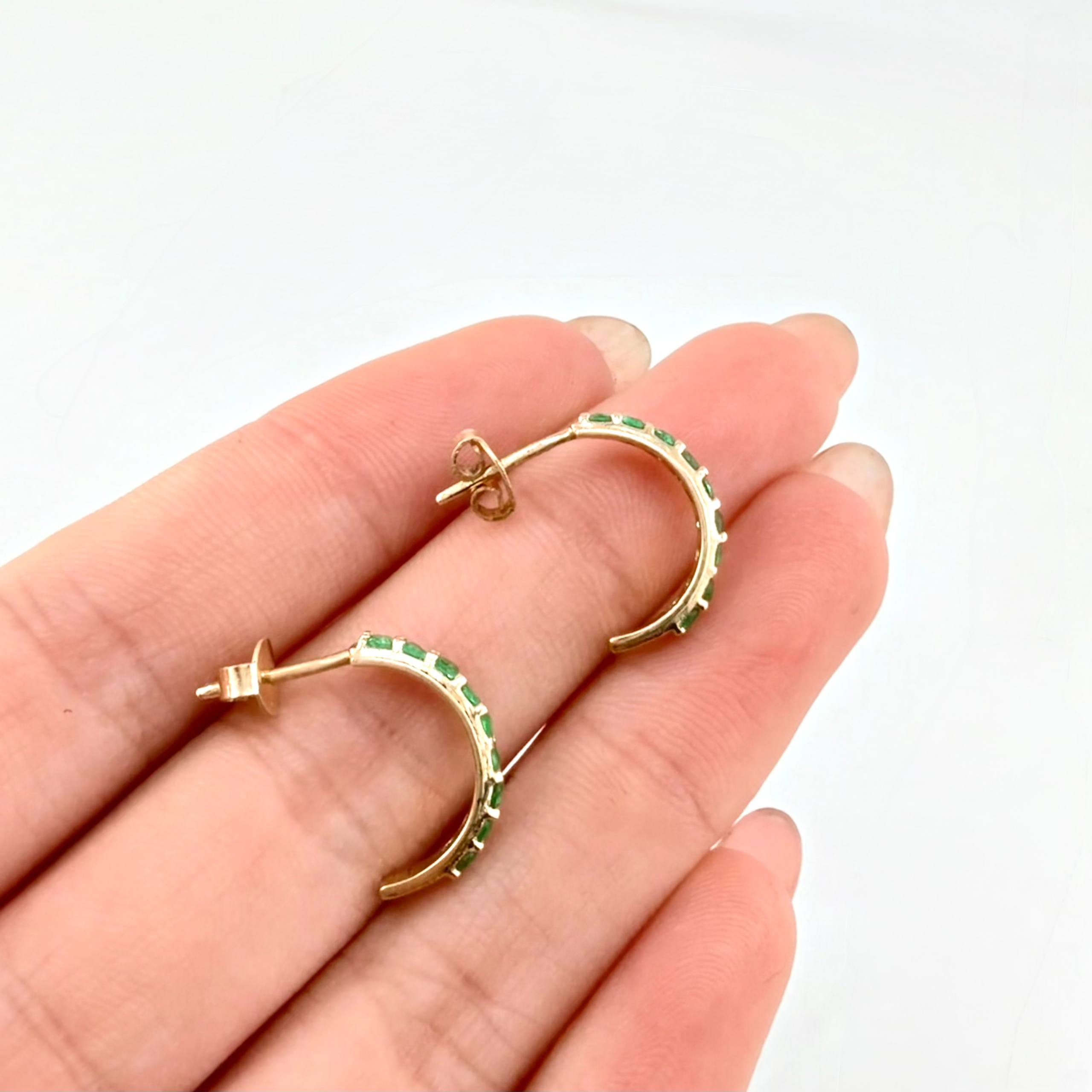 Topos Media Luna Esmeraldas 70pts 2.35gr / 3/4 in / Oro Amarillo 18K *