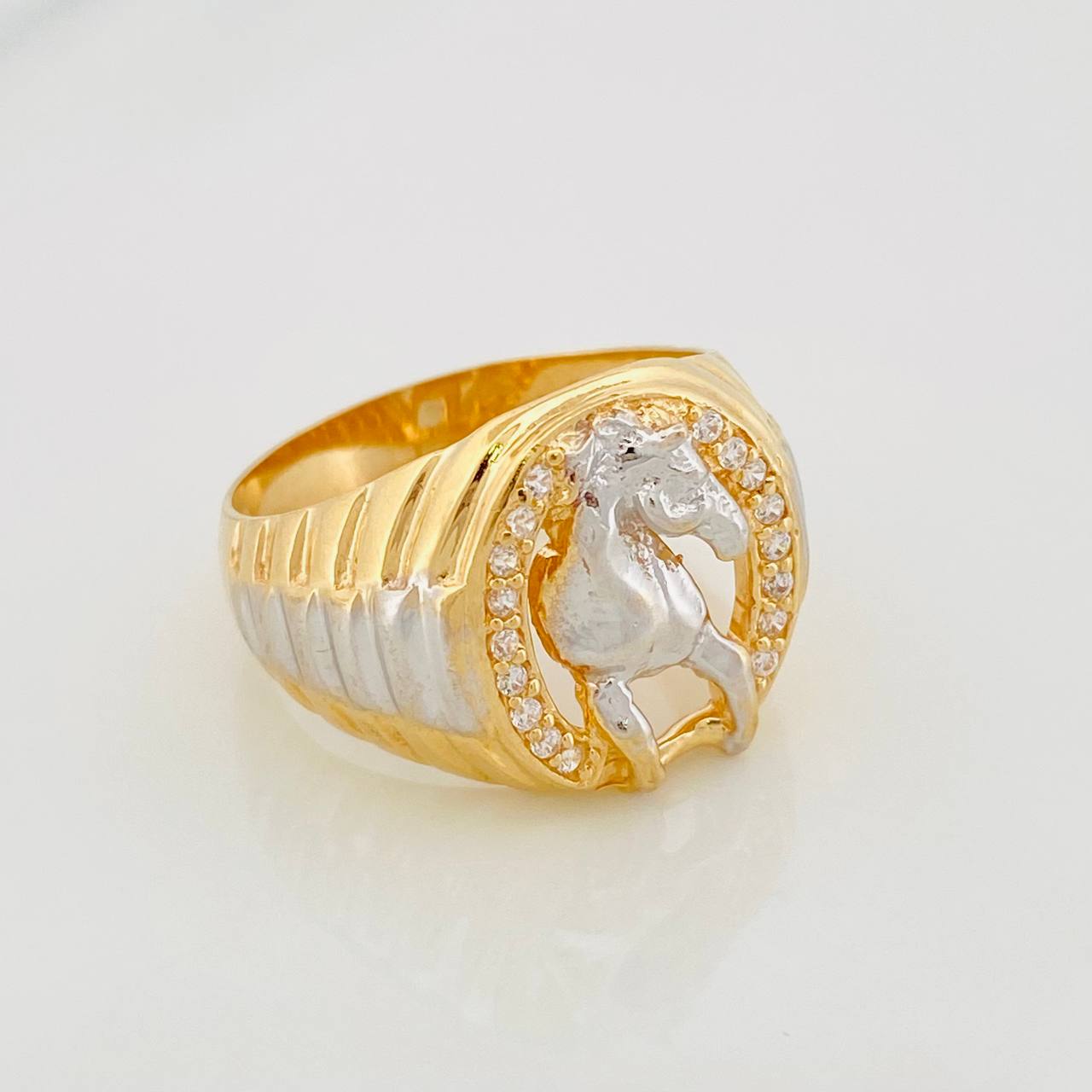 Anillo Herradura de Caballo 8.6g / T9 3/4 Dos Oros Amarillo Blanco 18K