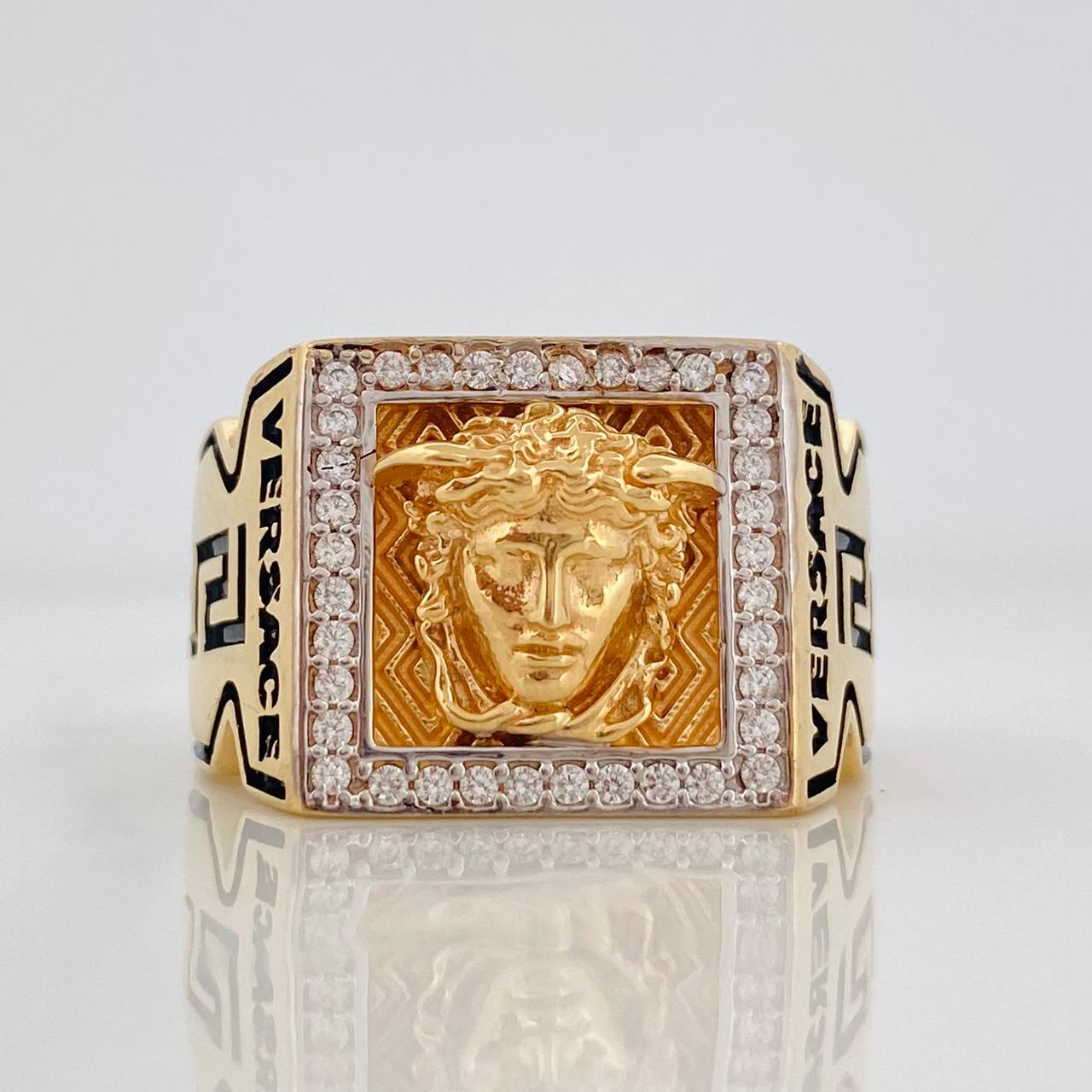 Anillo Medusa 13.4g / T11 1/4 Oro Amarillo 18K