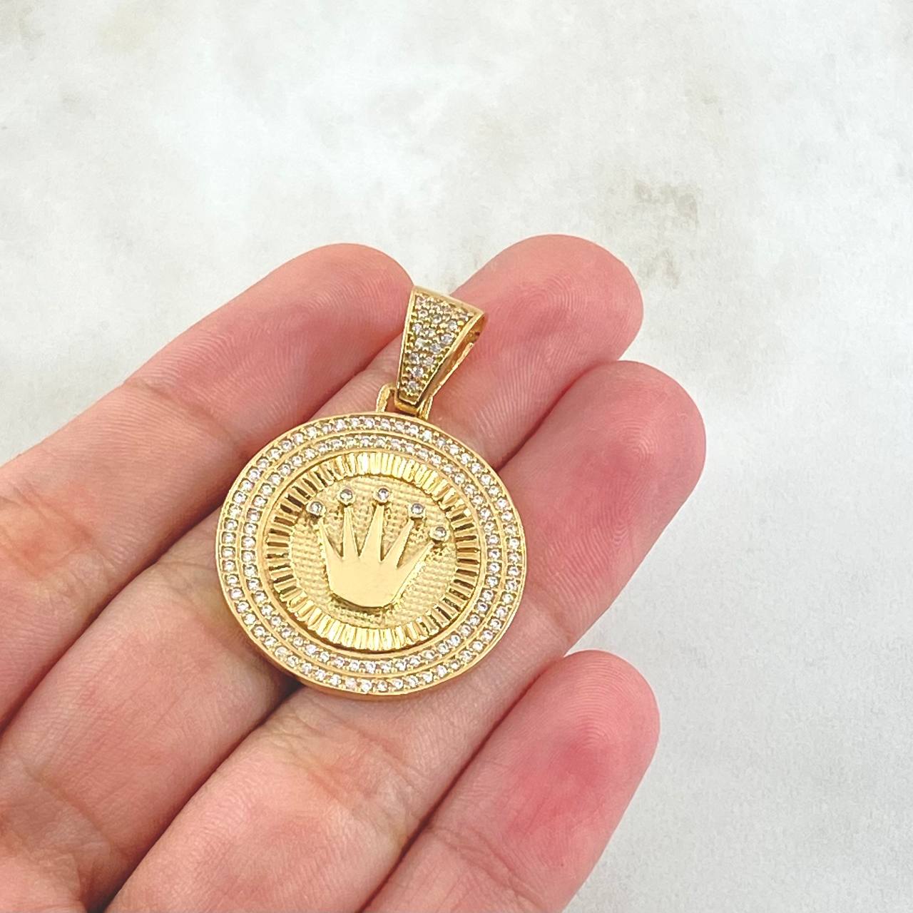 Pendant Medal Crown 7.05g / 1 1/2 in 18K Yellow Gold