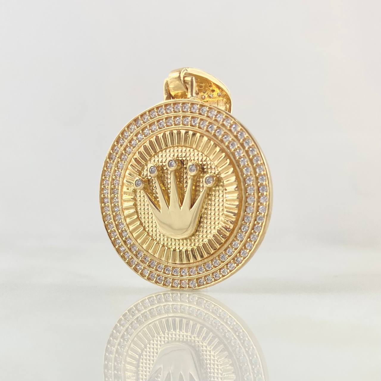 Pendant Medal Crown 7.05g / 1 1/2 in 18K Yellow Gold