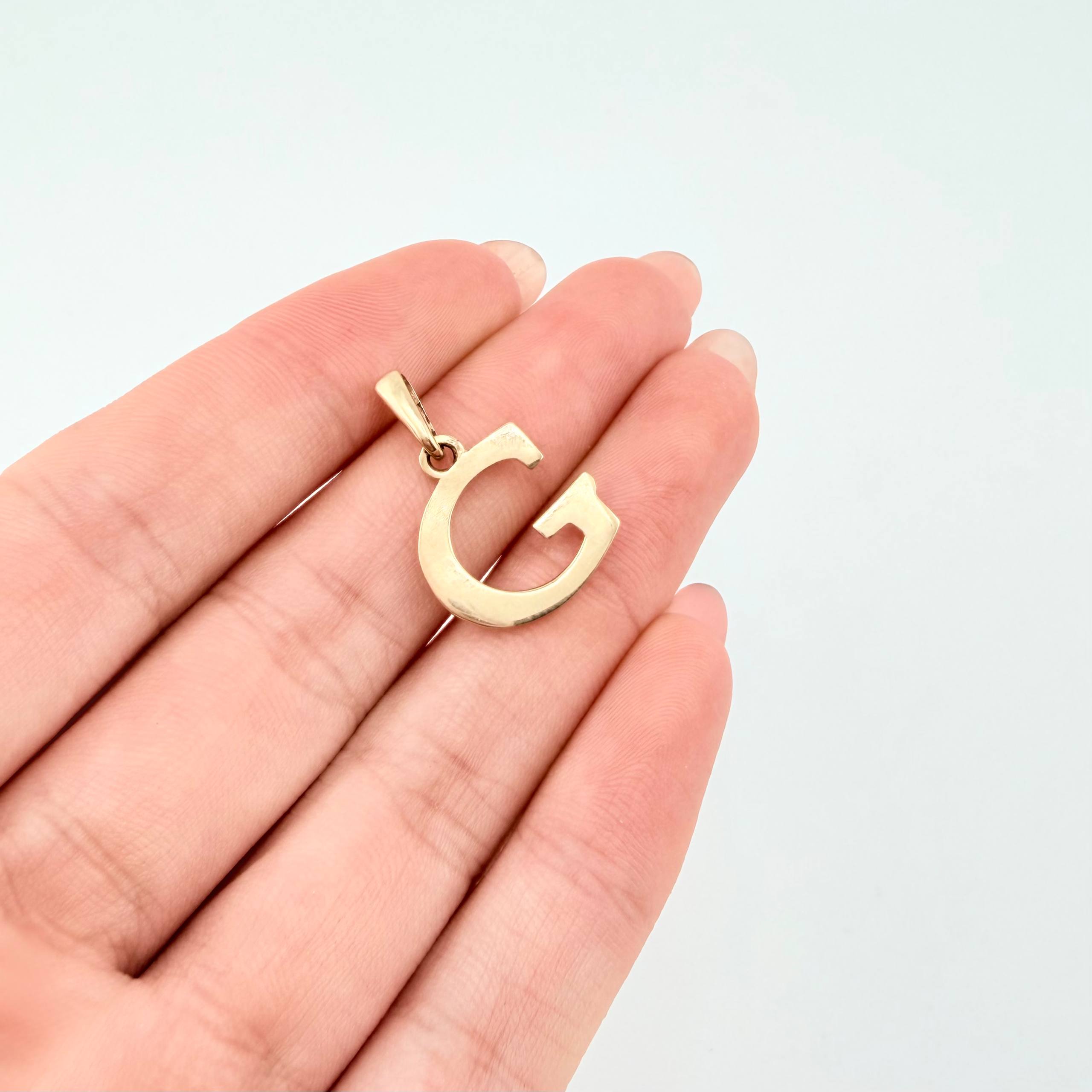 Letter G Pendant 1.65gr / 3/4 in / Yellow Gold Nac.Esp. 18K