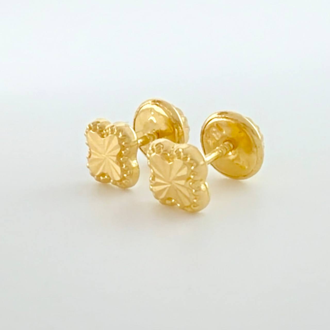 Topos Trebol Diamantado 0.5g / in / 4.5mm Oro Amarillo 18K