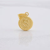 Dije Circulo Letra S 0.6g / 3/4 in Oro Amarillo 18K