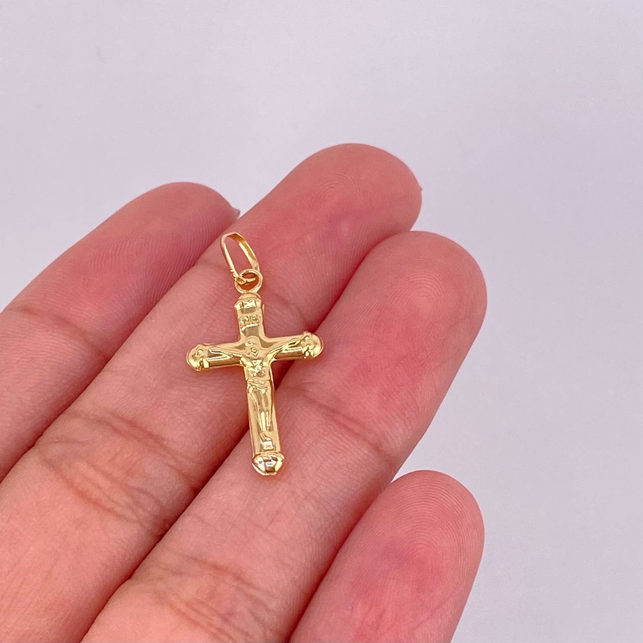 Dije Cruz Cristo 0.7g / 1 in Oro Amarillo 18K