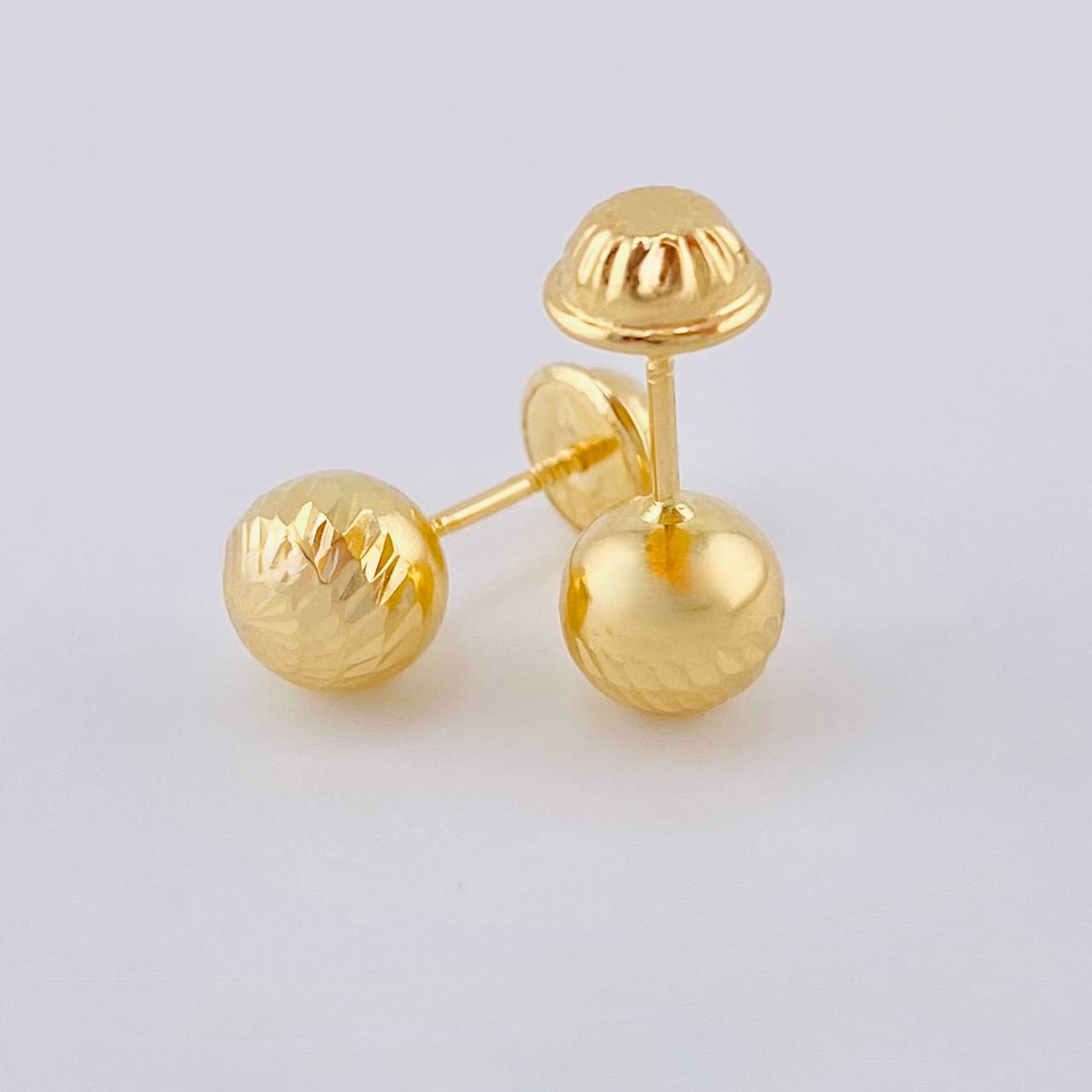 Topos Bola Diamantada 0.75 g / in / 6 mm Oro Amarillo 18K