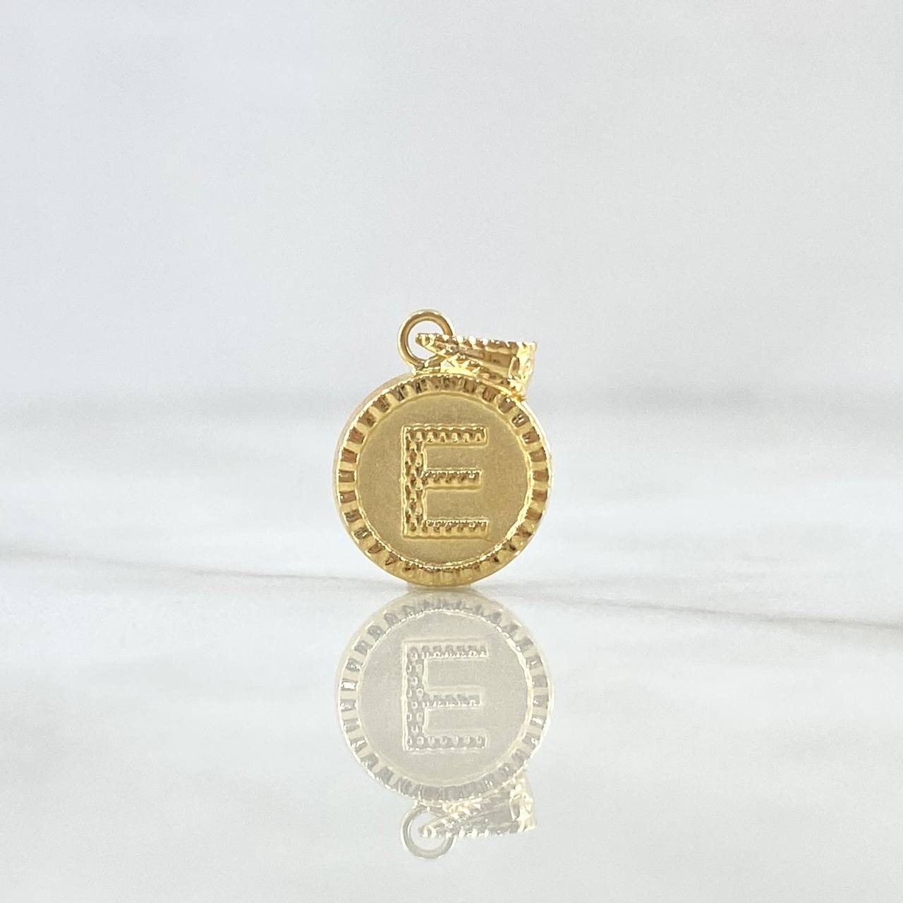 Pendant Letter E Mate 0.6gr / 1.7cm / Yellow Gold 18K Bordered Charger Circle
