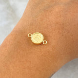 Herraje Letra E Mate 0.65gr / 1.7cm / Circulo Bordeado Oro Amarillo 18K