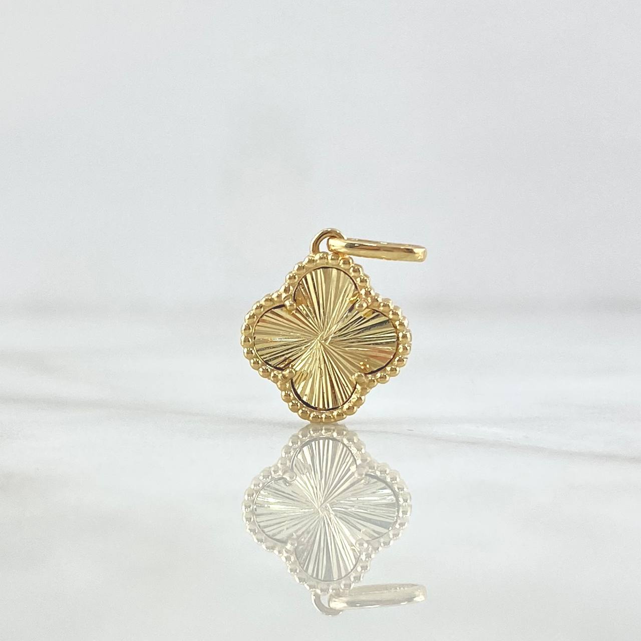 Pendant Clover 1.7gr / 1.9cm / Diamond Cut Dotted 18K Yellow Gold