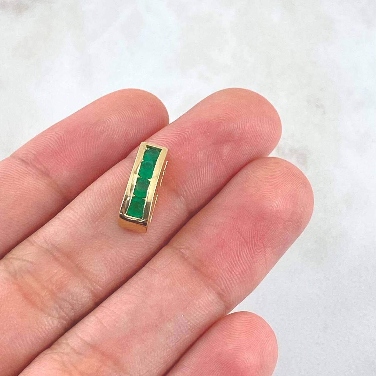 Pendant Omega 2.05gr / 1.4cm Emeralds 54pts Yellow Gold (Jewelry Offer)