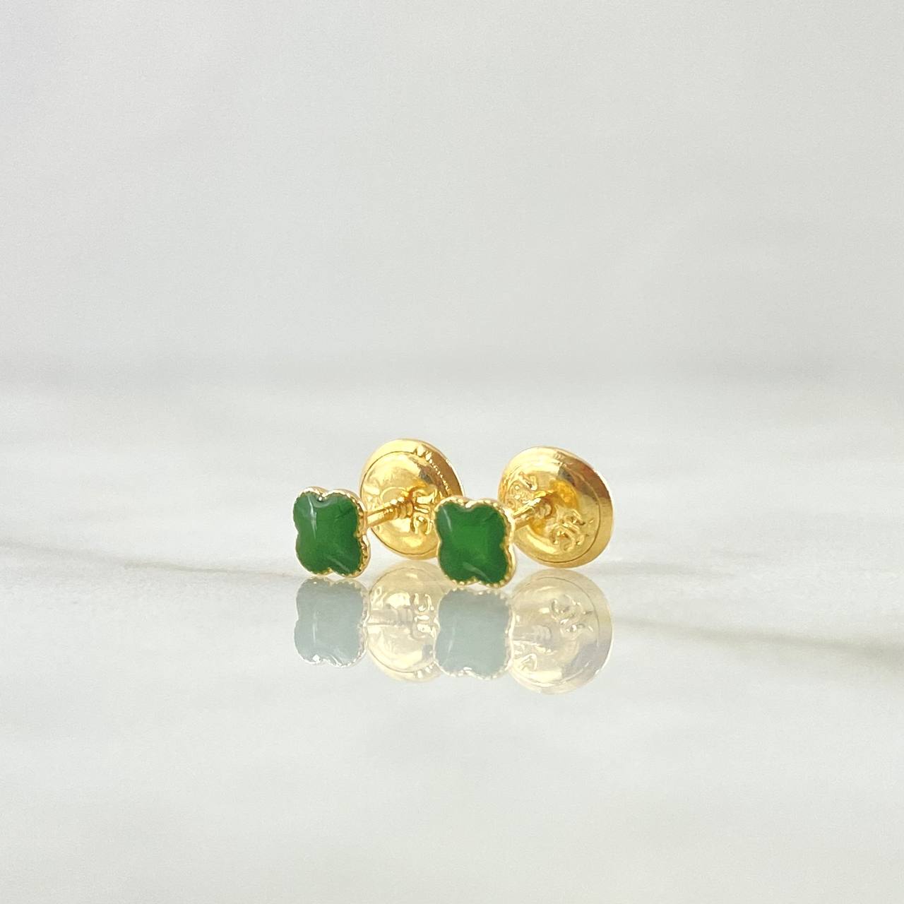 Stud Earrings Clover 0.55gr / 4mm Dotted Edge Green Resin 18K Yellow Gold ©