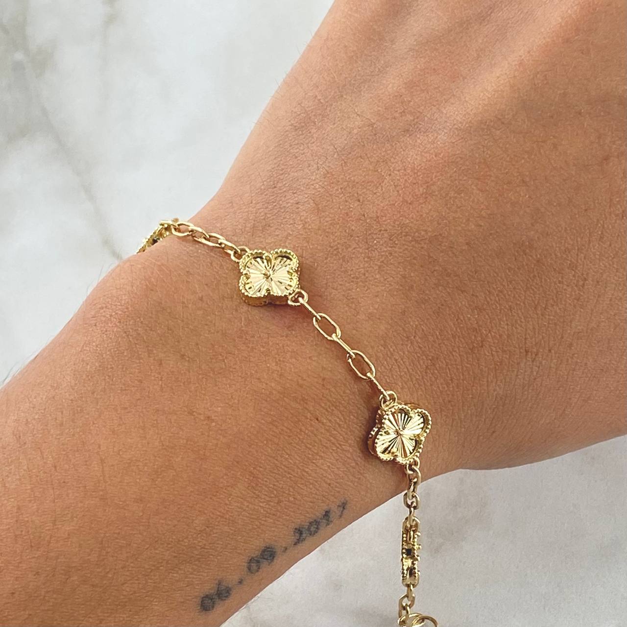 Classic Link Bracelet Clover VCyA 7.65gr / 19cm / 2.5mm Diamond Cut 18K Yellow Gold ©