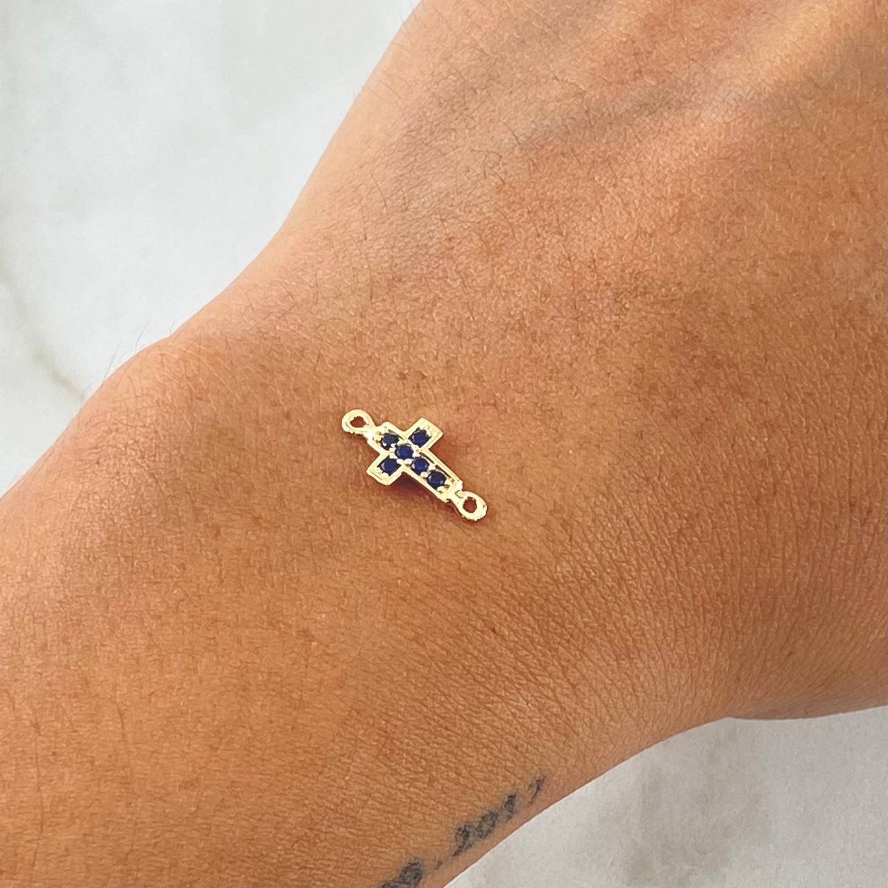 Charm Cross 0.4gr / 1cm / Blue Zircons 18K Yellow Gold ©