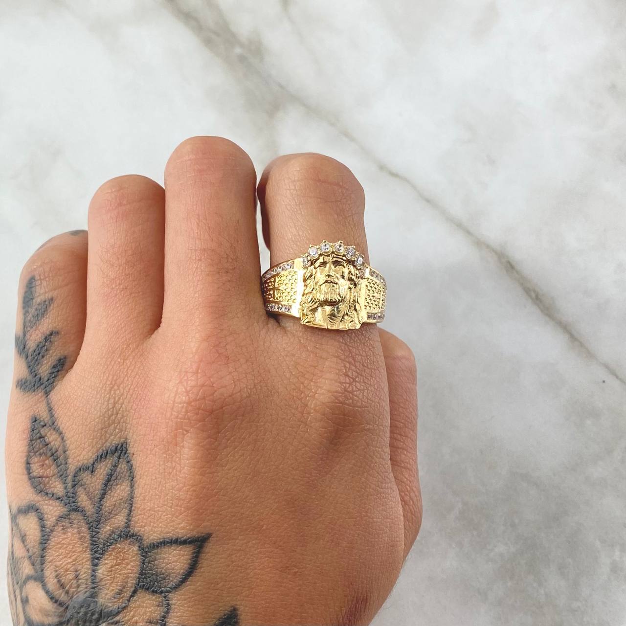 Christ Face Ring 7.75gr / Size 9 3/4 / White Zircons 18K Yellow Gold ©
