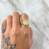 Anillo Virgen Guadalupe 7.15gr / T10 / Circones Blancos Oro Amarillo 18K