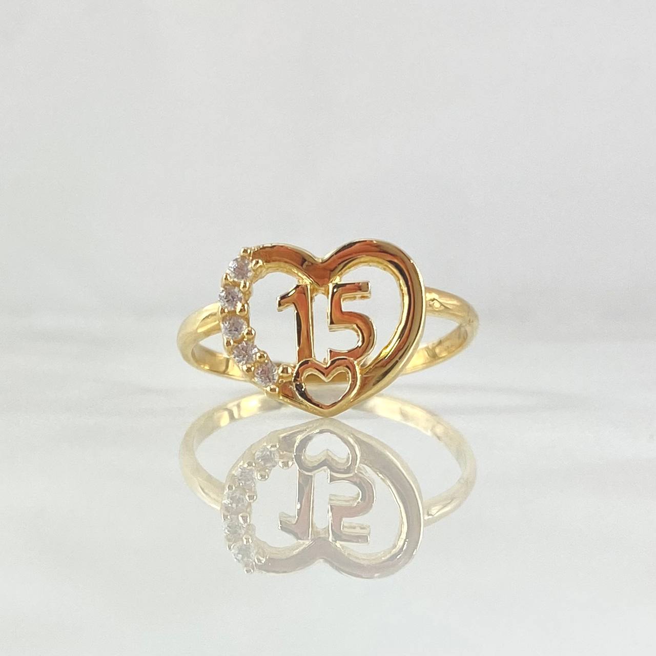 Ring 15s Heart 2.3gr / Size 7 1/2 / White Zircons 18K Yellow Gold