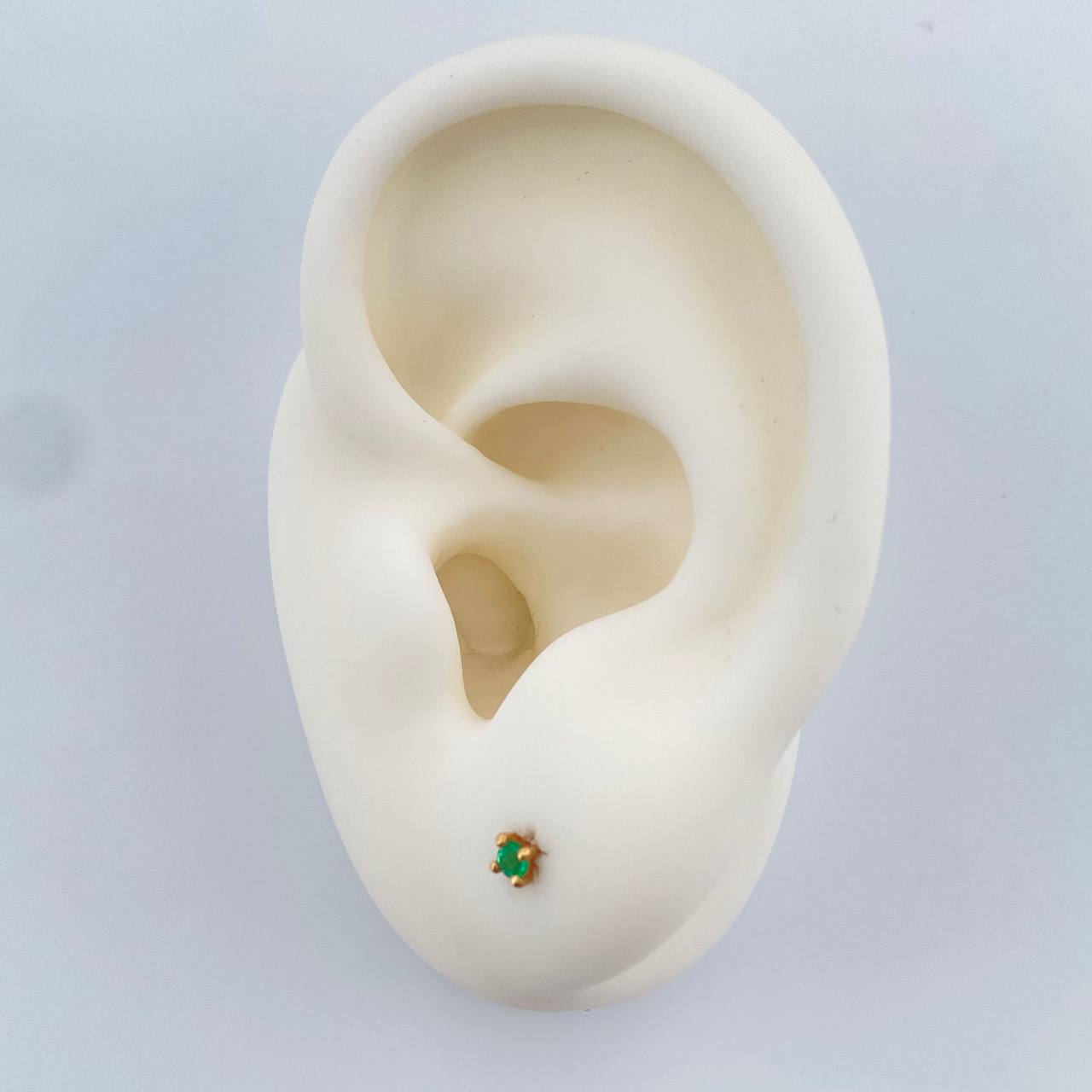 Topos Cuatro Garras 0.8gr / Oro Amarillo 18K $