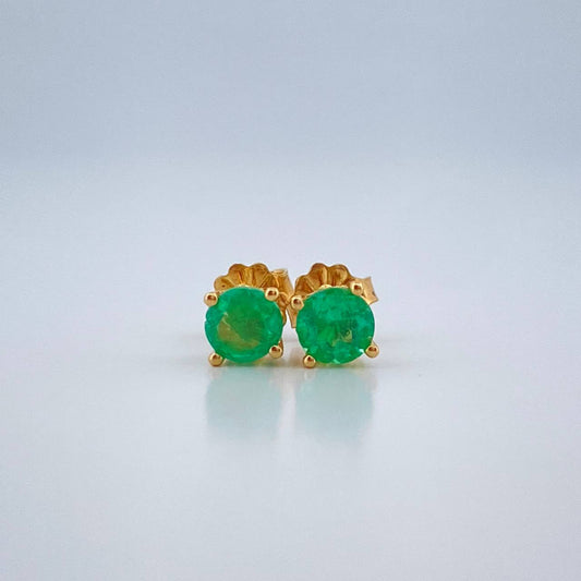 Topos Cuatro Garras 1.05gr / Oro Amarillo 18K $