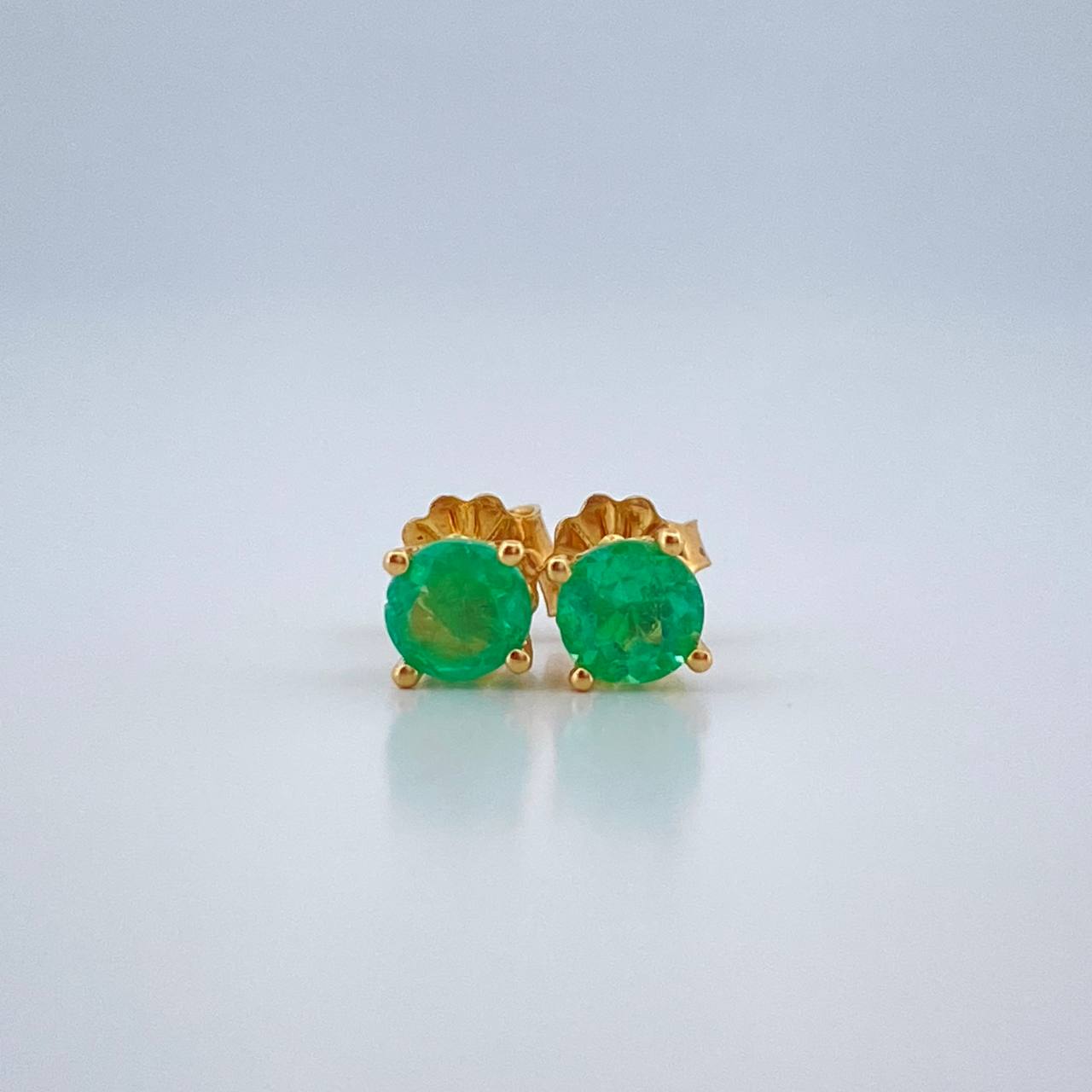 Topos Cuatro Garras 1gr / Oro Amarillo 18K $