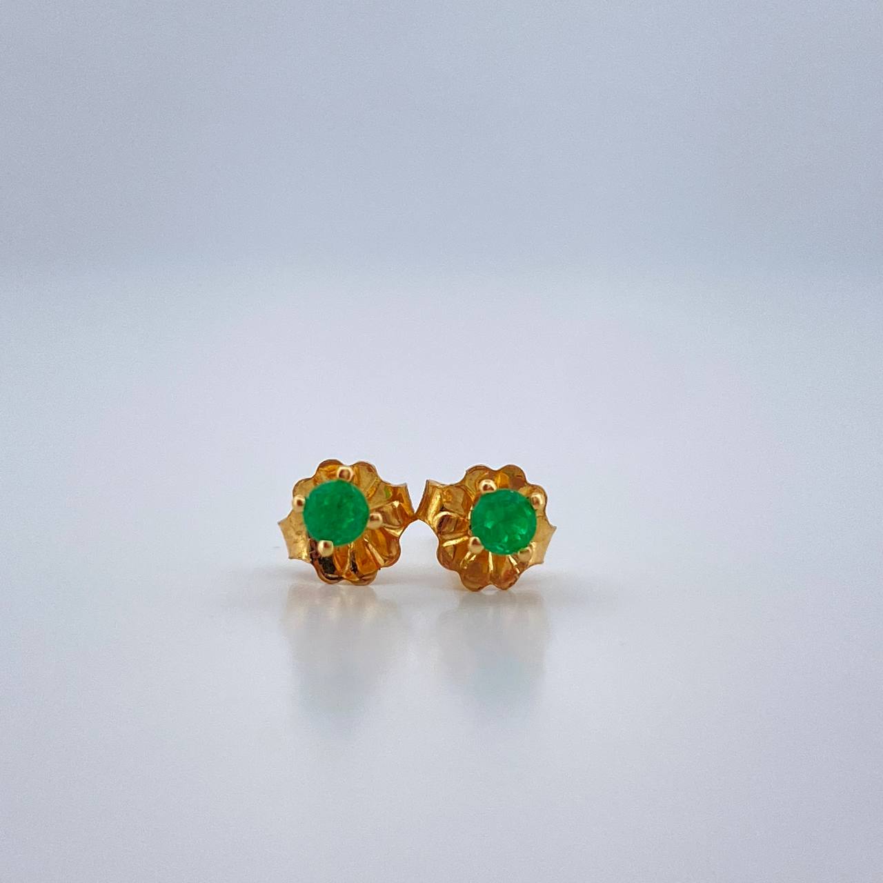 Topos Cuatro Garras 0.7gr / Oro Amarillo 18K $