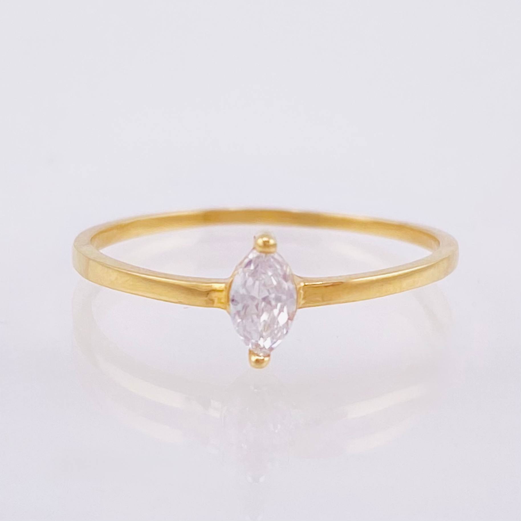 Anillo Solitario Gota 1.05gr / T7 / Oro Amarillo 18K *