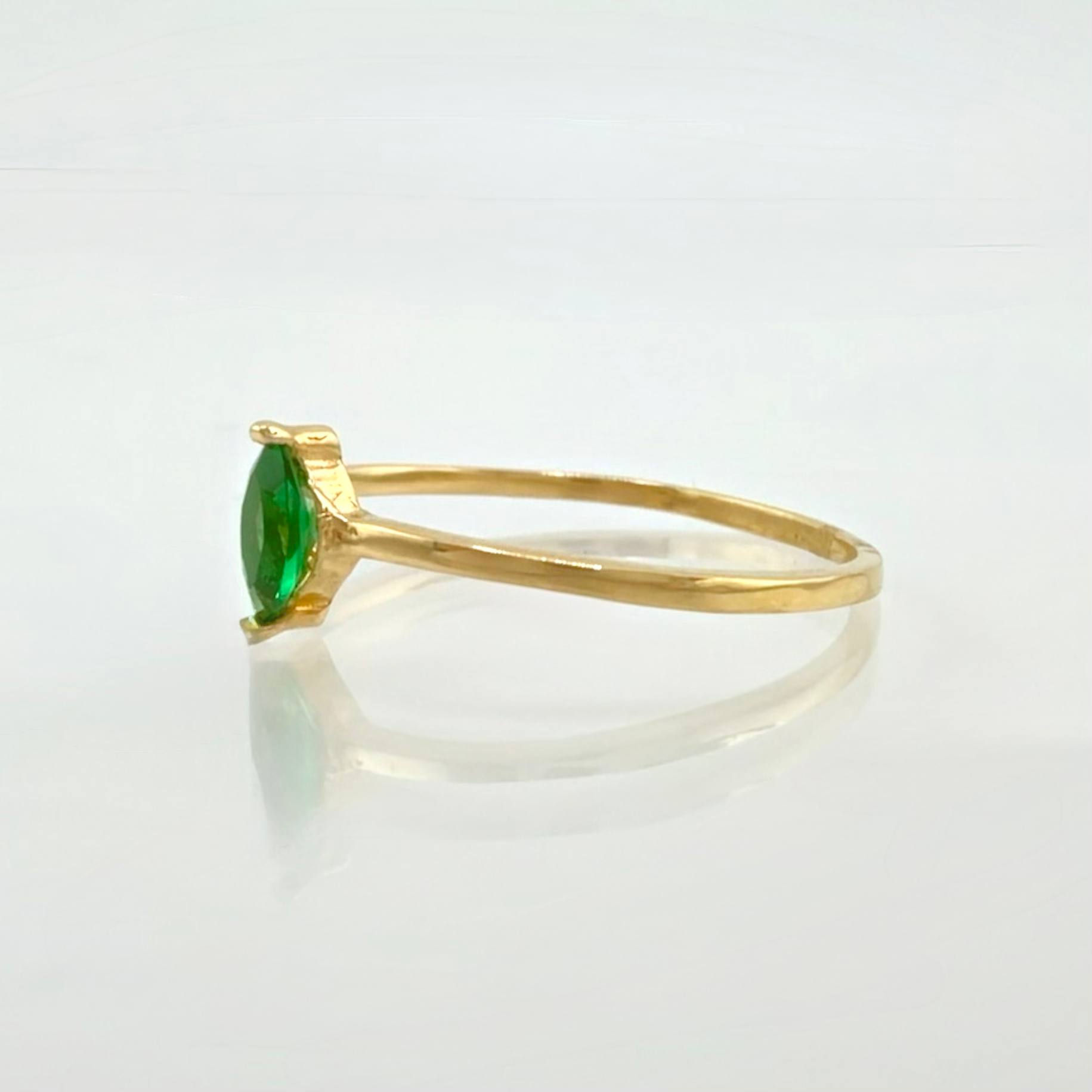 Anillo Solitario Gota 0.9gr / T6 1/4 / Oro Amarillo 18K *