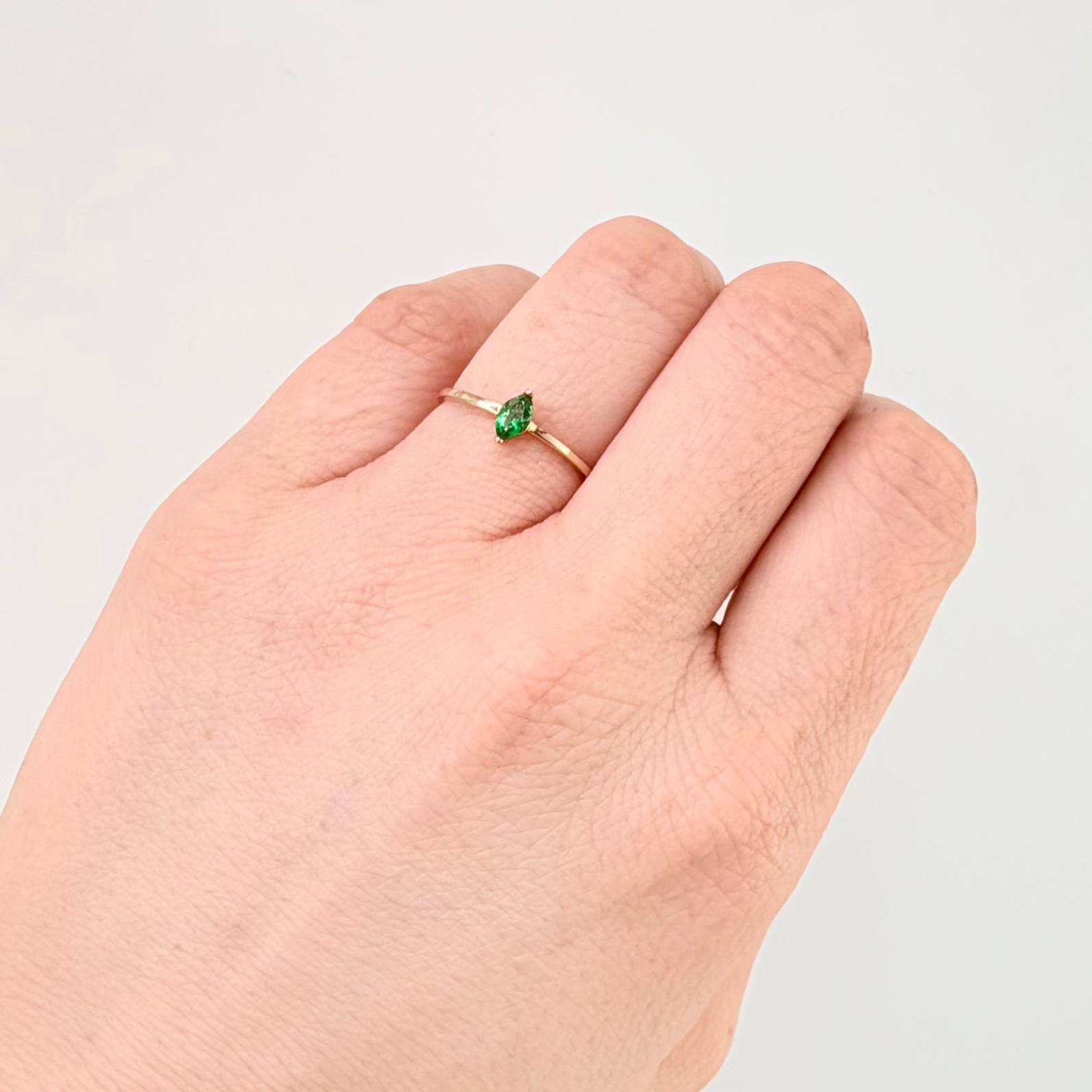Anillo Solitario Gota 0.9gr / T6 1/4 / Oro Amarillo 18K *