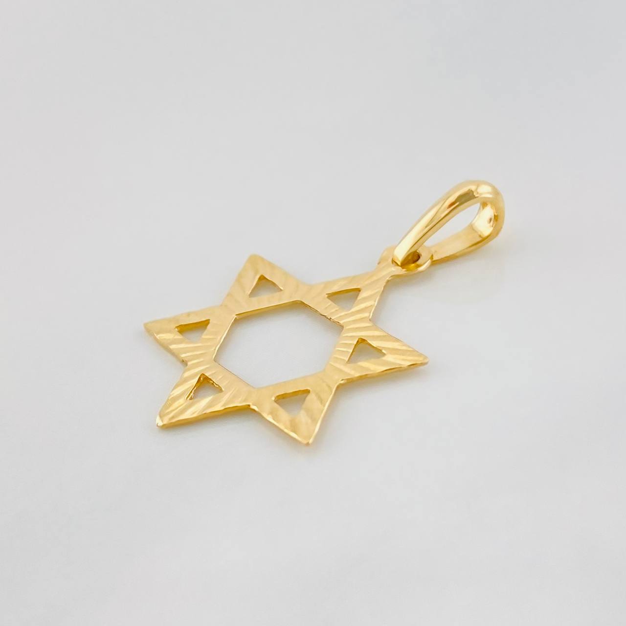 Pendant Star of David 0.8g / 1 in Yellow Gold 18K
