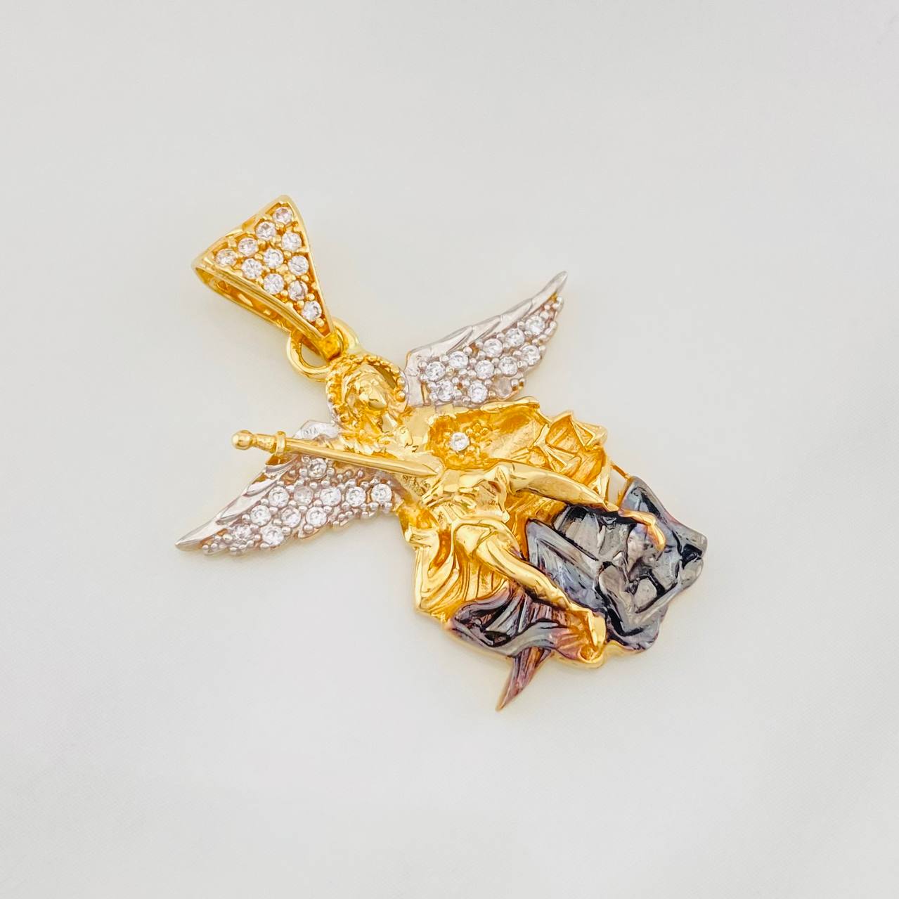 Pendant Saint Michael Archangel 4.3g / 1 1/4 in Three Golds 18K