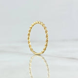 Spiral Ring 1.25gr / Size 7 1/4 / 18K Gold ©