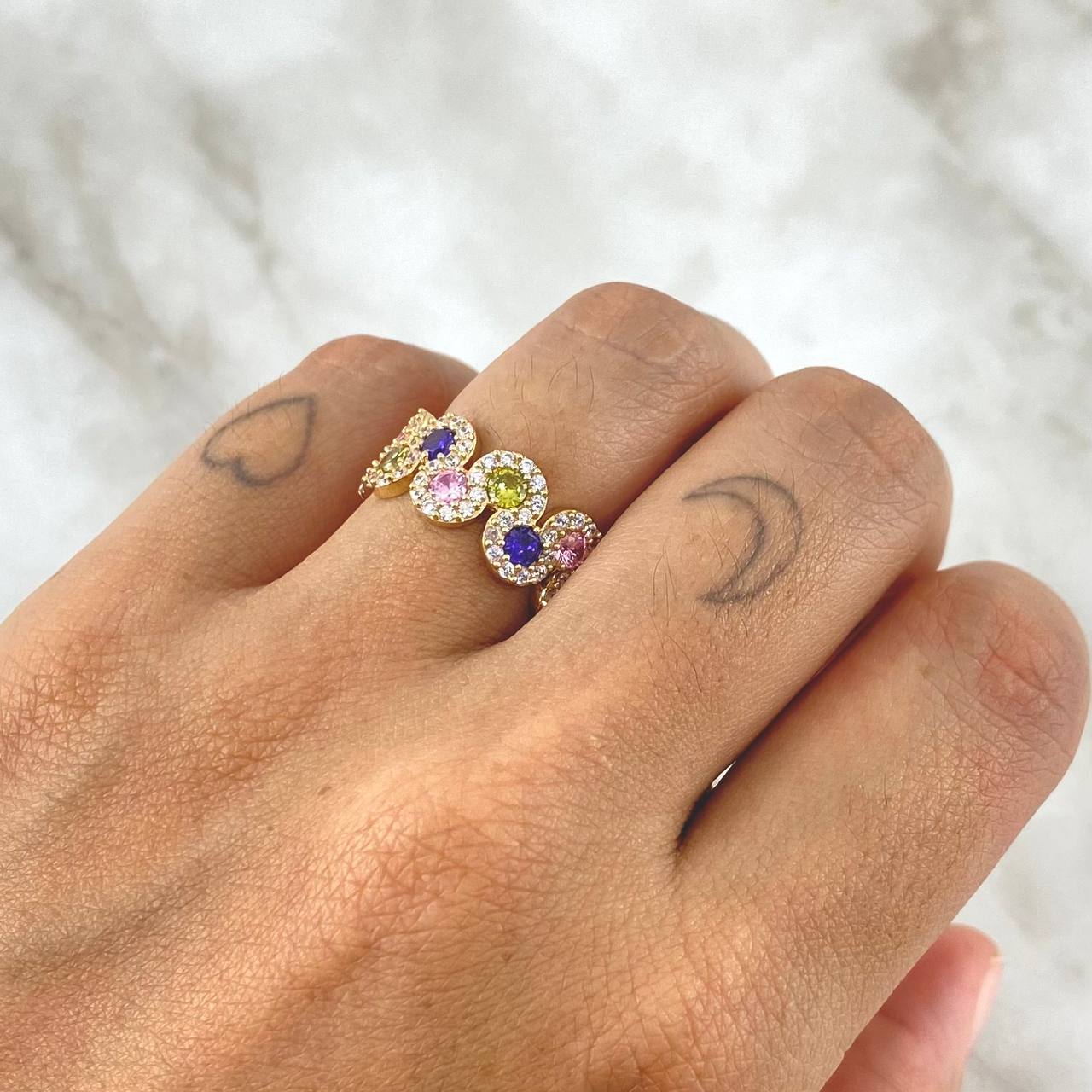 Dense Wave Ring 4.55gr / Size 7 / Colored Zircons 18K Yellow Gold