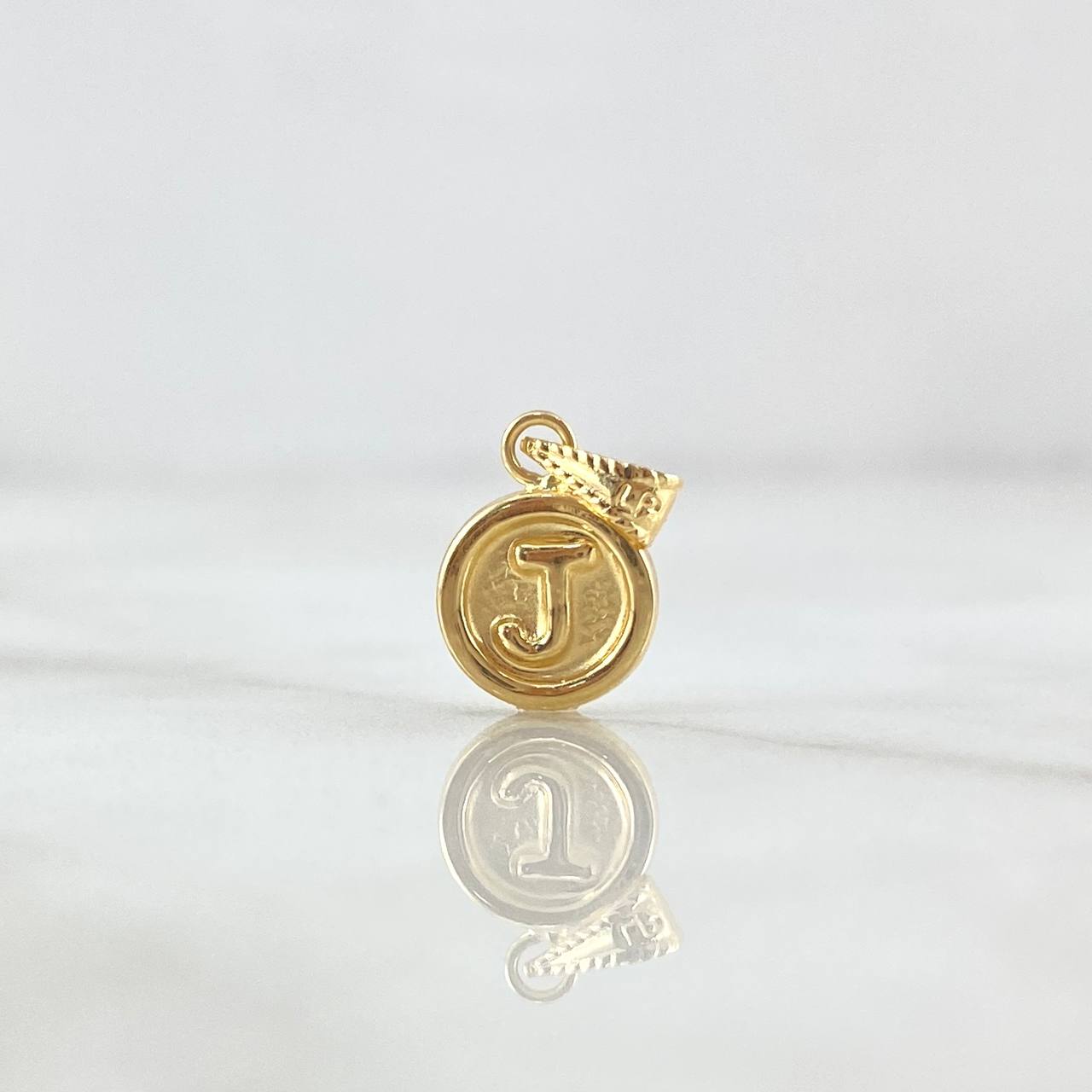 Pendant Letter J Round 0.4gr / 1.5cm / Edged-Die-Cut-Smooth Edge 18K Yellow Gold Charger