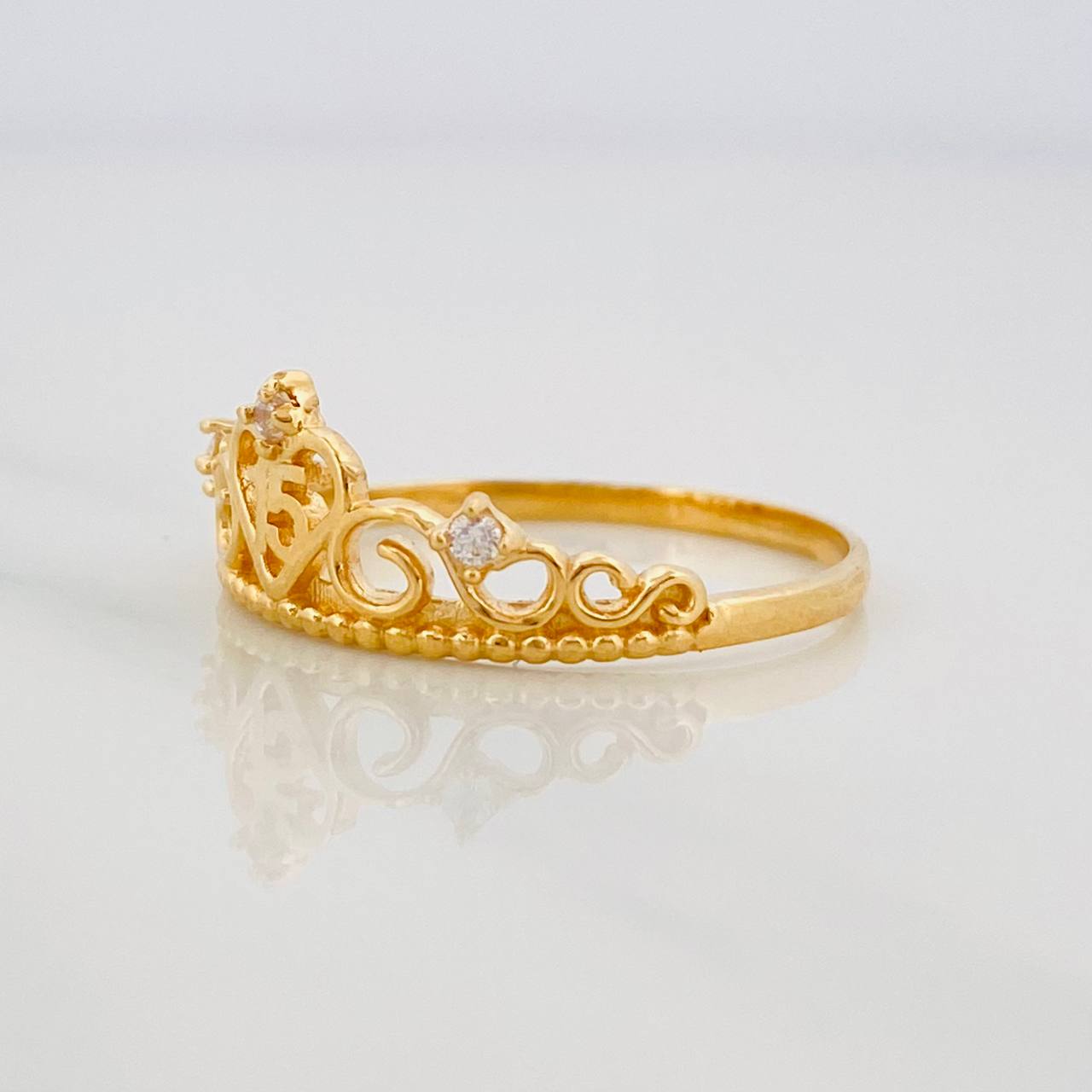 Anillo Tiara 15's 1.7g / T7 1/4 Oro Amarillo 18K
