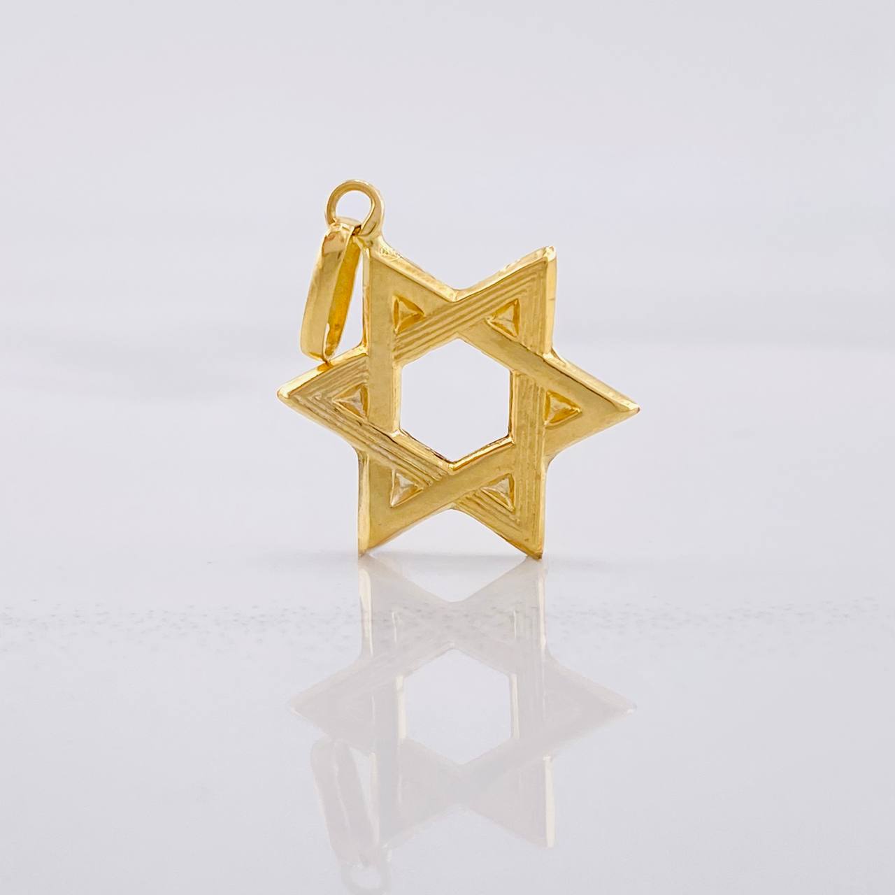 Pendant Star of David 0.85g / 1 in Yellow Gold 18K