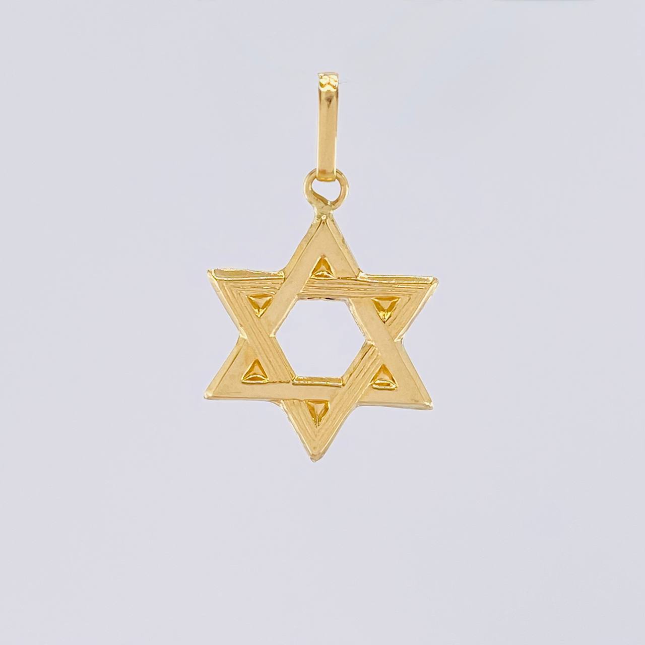 Star of David Pendant 0.9g / 1 in 18K Yellow Gold