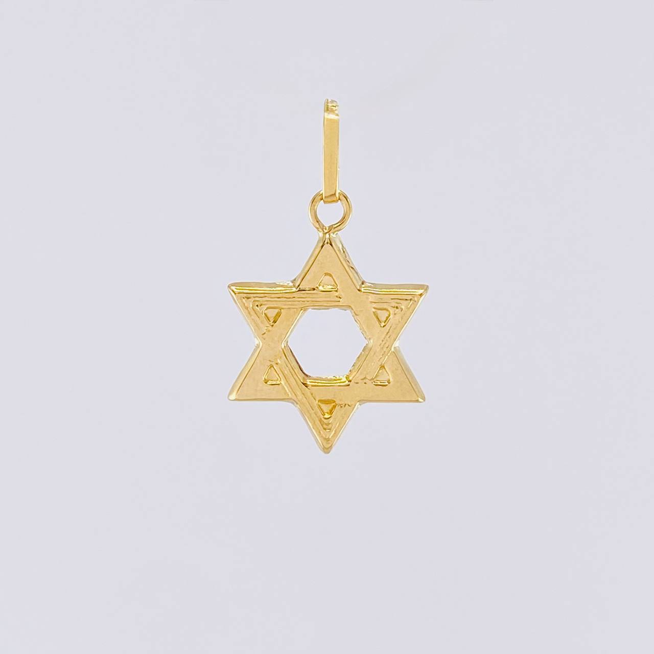 Star of David Pendant 0.7g / 3/4 in 18K Yellow Gold