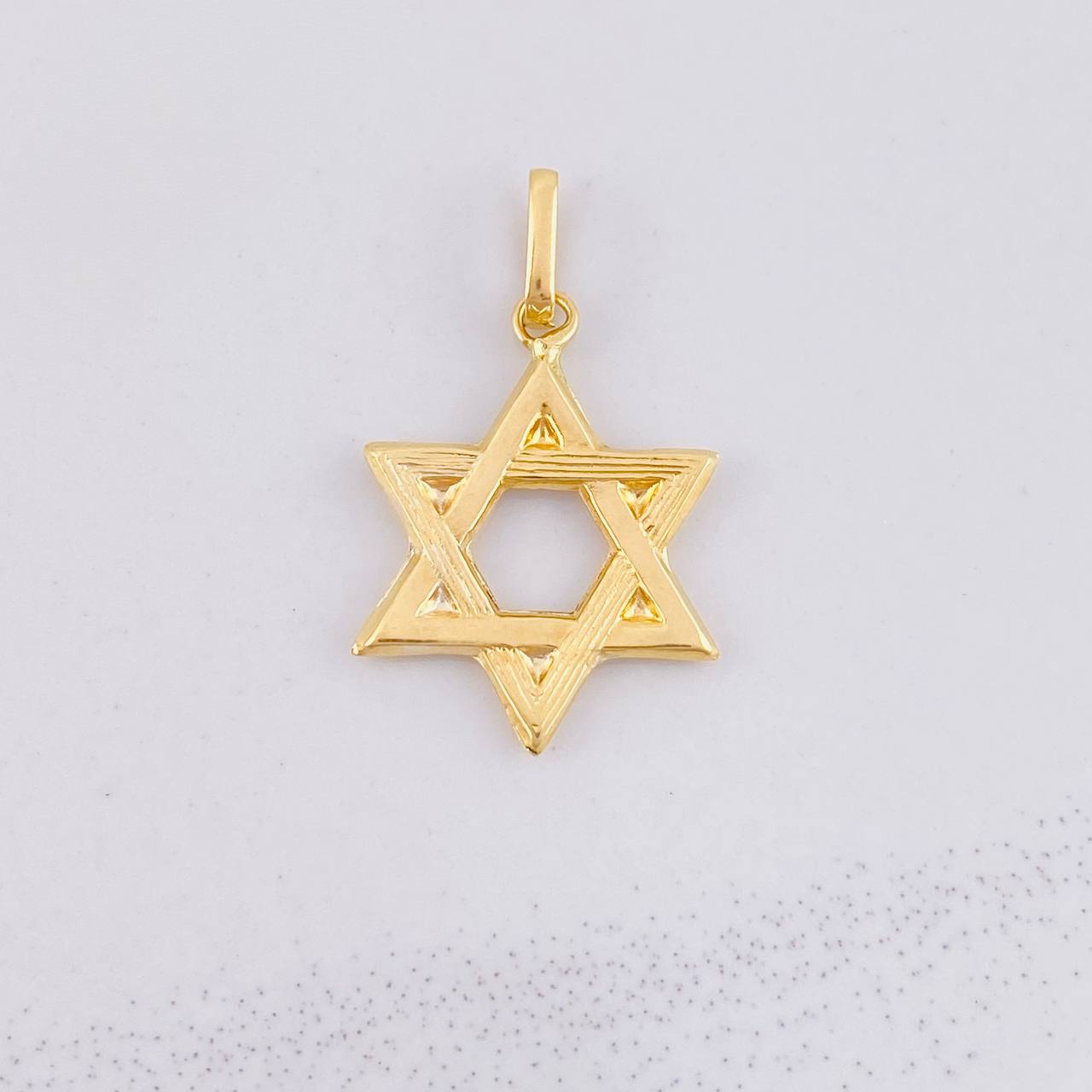 Star of David Pendant 0.75g / 3/4 in 18K Yellow Gold