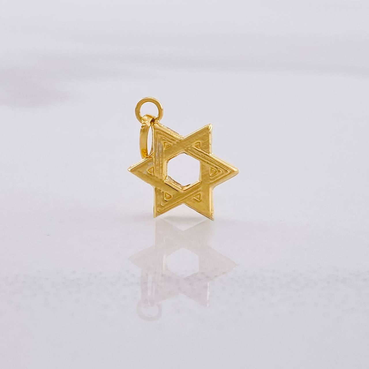 Pendant Star of David 0.4g / 3/4 in Yellow Gold 18K