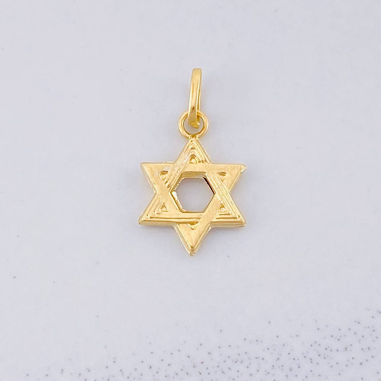 Dije Estrella de David 0.35g / 3/4 in Oro Amarillo 18K