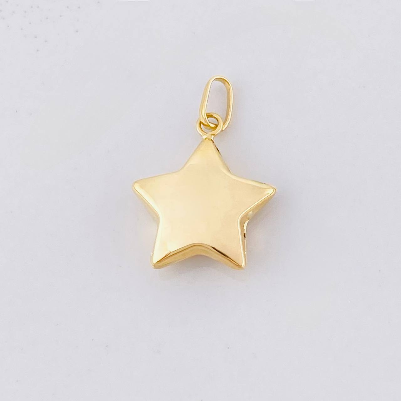 Dije Estrella Lisa 0.8g / 3/4 in Oro Amarillo 18K