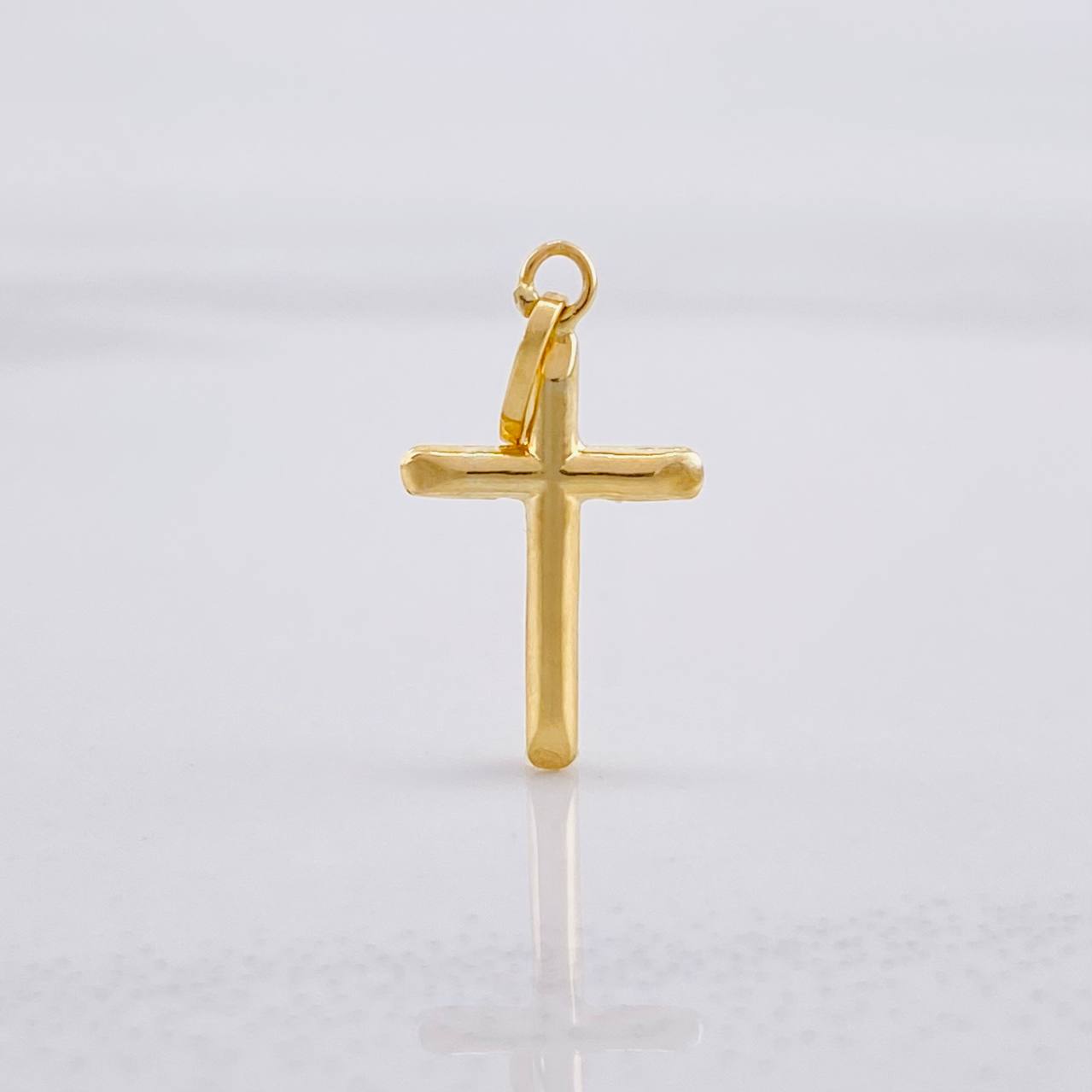 Dije Cruz Puntas Planas 0.3g / 3/4 in Oro Amarillo 18K