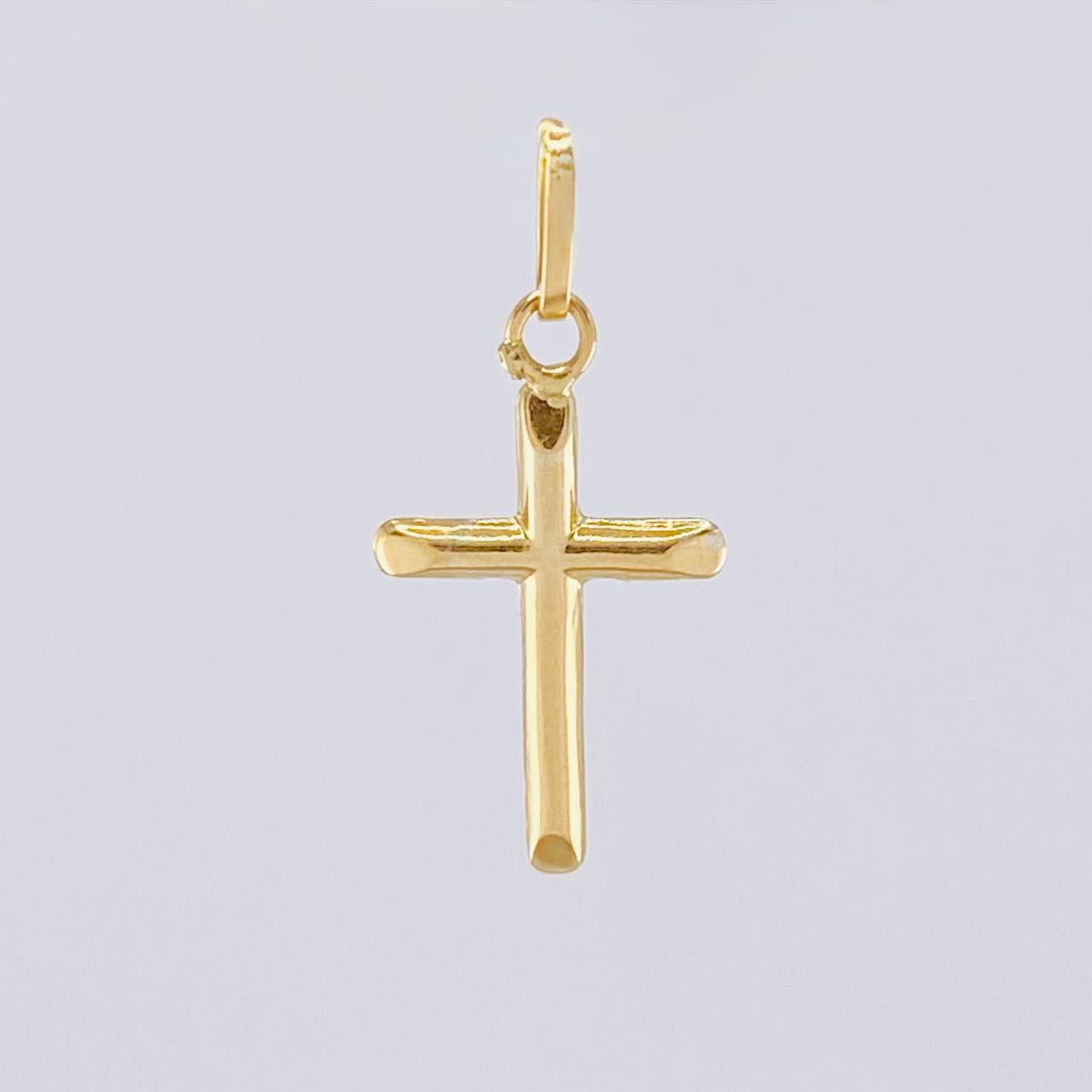 Pendant Flat-Tipped Cross 0.3g / 3/4 in 18K Yellow Gold