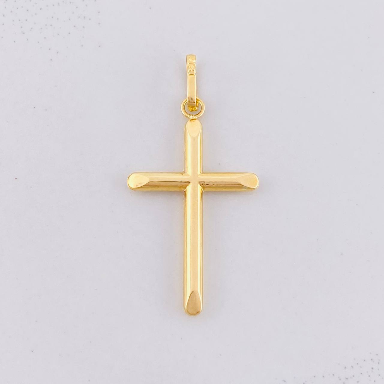 Dije Cruz Puntas Planas 0.8g / 1 1/2 in Oro Amarillo 18K