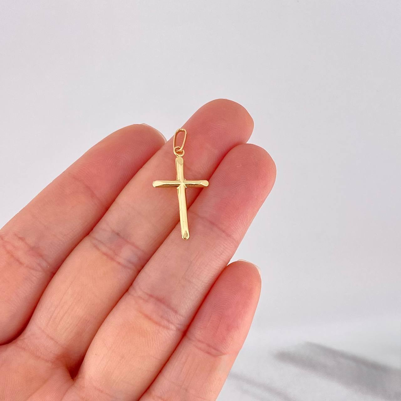 Flat Tip Cross Pendant 0.45g / 1 in 18K Yellow Gold