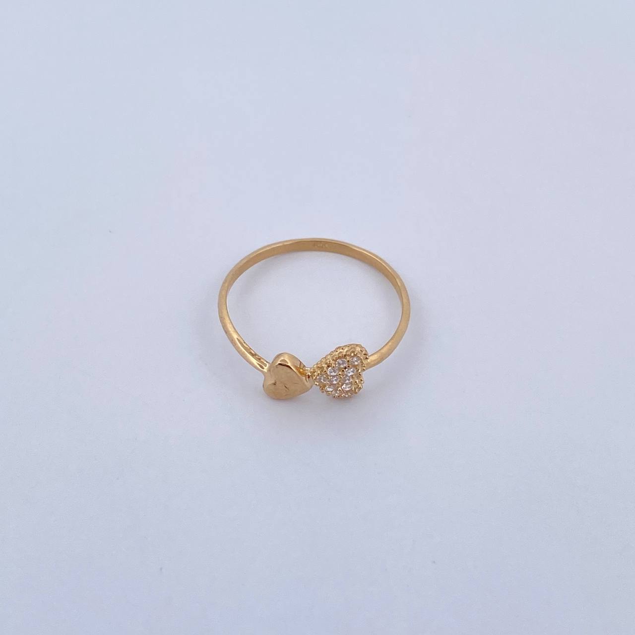 Hearts Ring 1.15gr / Size 5 3/4 / White Zircons 18K Yellow Gold &
