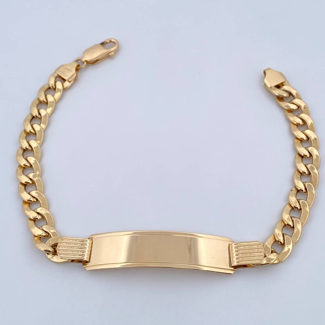 Pulso Cubano 14.35gr / 20.7cm / 6.8mm Placa Rectangular Curva Oro Amarillo +0 18K &