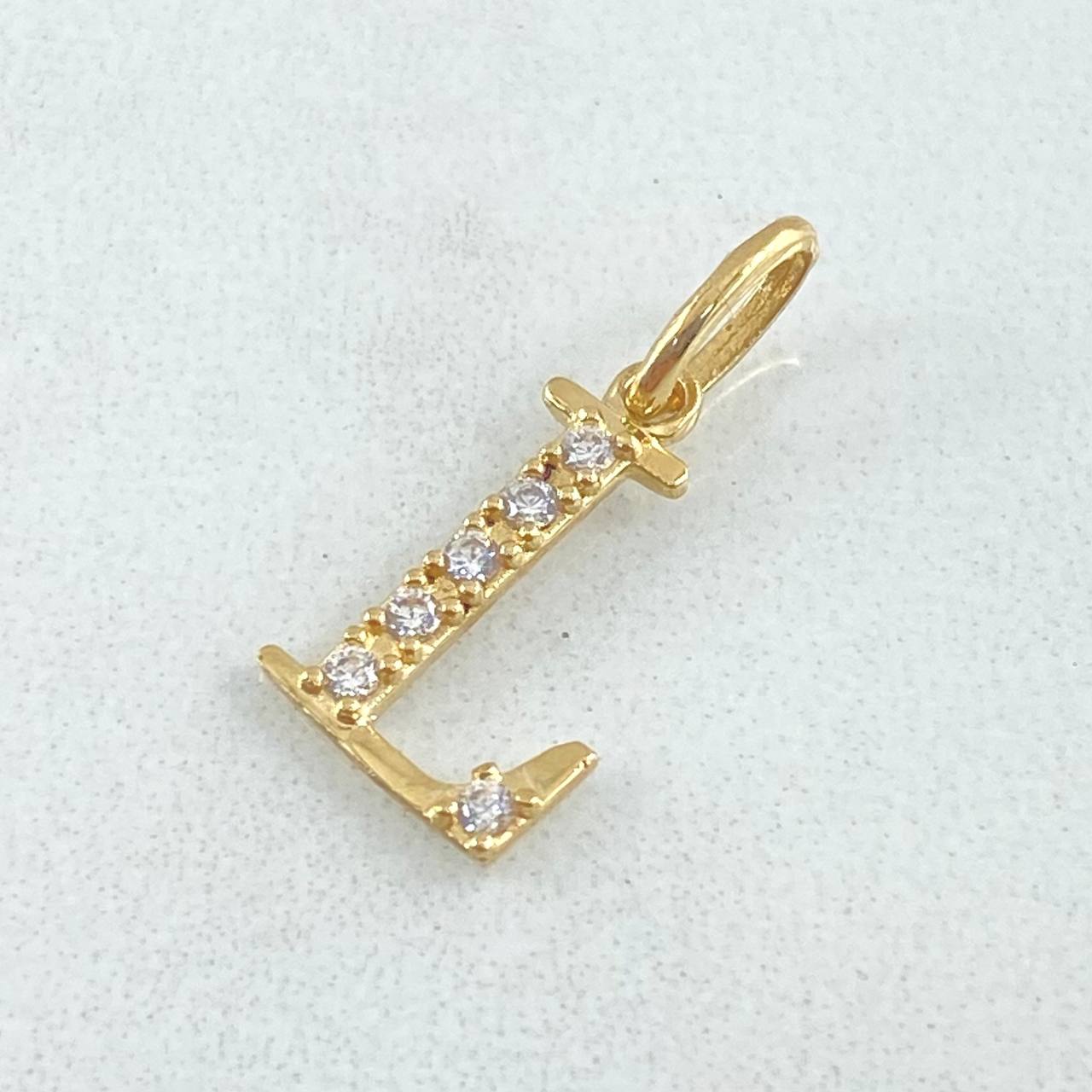 Dije Letra L 0.65gr / 3/4 in / Oro Amarillo 18K *