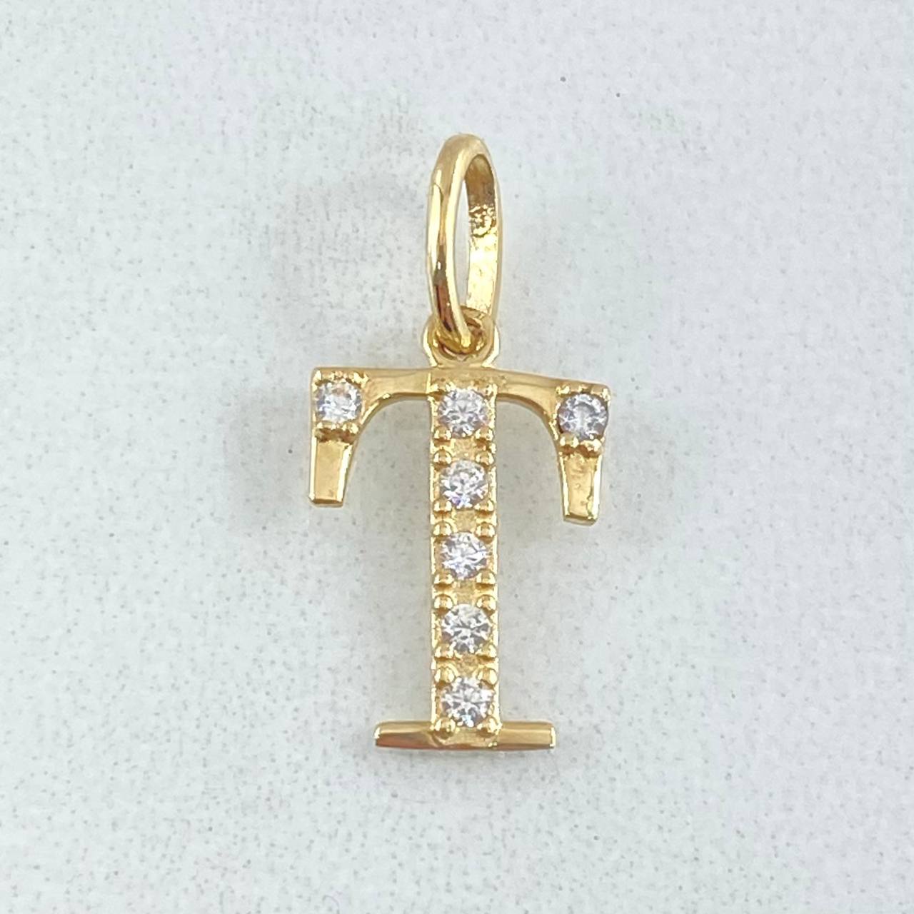 Dije Letra T 0.7gr / 3/4 in / Oro Amarillo 18K *